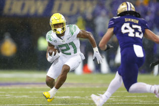 Oregon is a 13.5-point favorite this weekend against Washington.