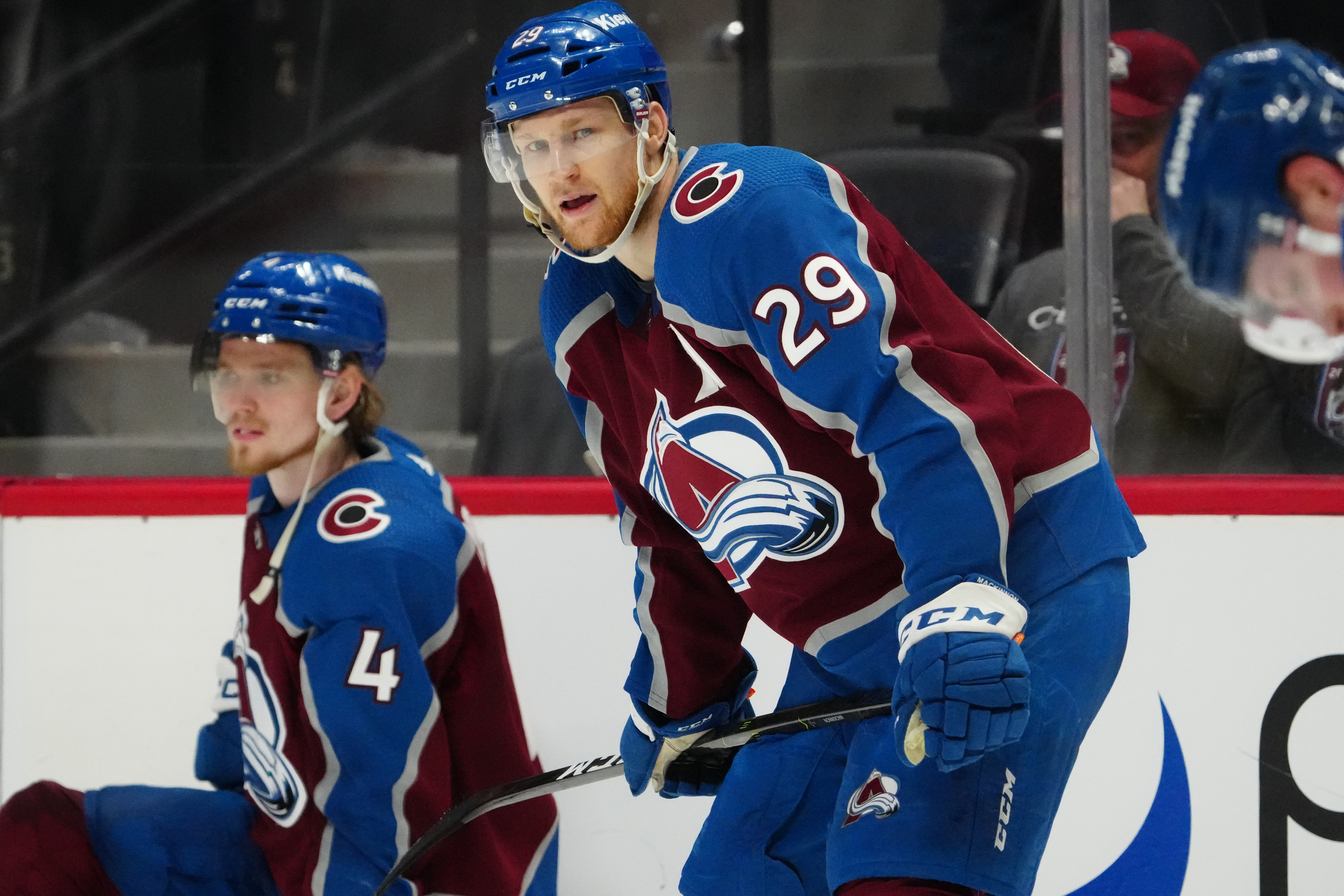 https://images.ctfassets.net/93v9a59si7ol/YEKyZa5Tq8mVOROsMz4hH/913ea4d537ee91352c874219ad60b9f8/nathan-mackinnon-colorado-avalanche-1.jpg