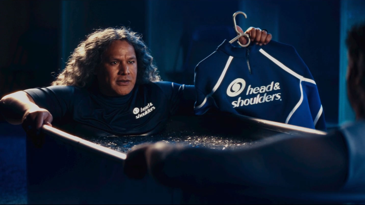 Drafts NFL Star Aidan Hutchinson to join Troy Polamalu in Tackling Dandruff-Causing Microbes in New Football Campaign