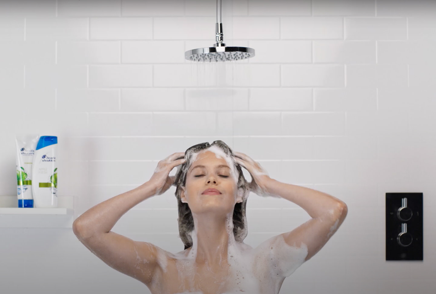 GREASY HAIR IN SUMMER – WHAT CAUSES IT? GREASY HAIR IN SUMMER – WHAT CAUSES IT?