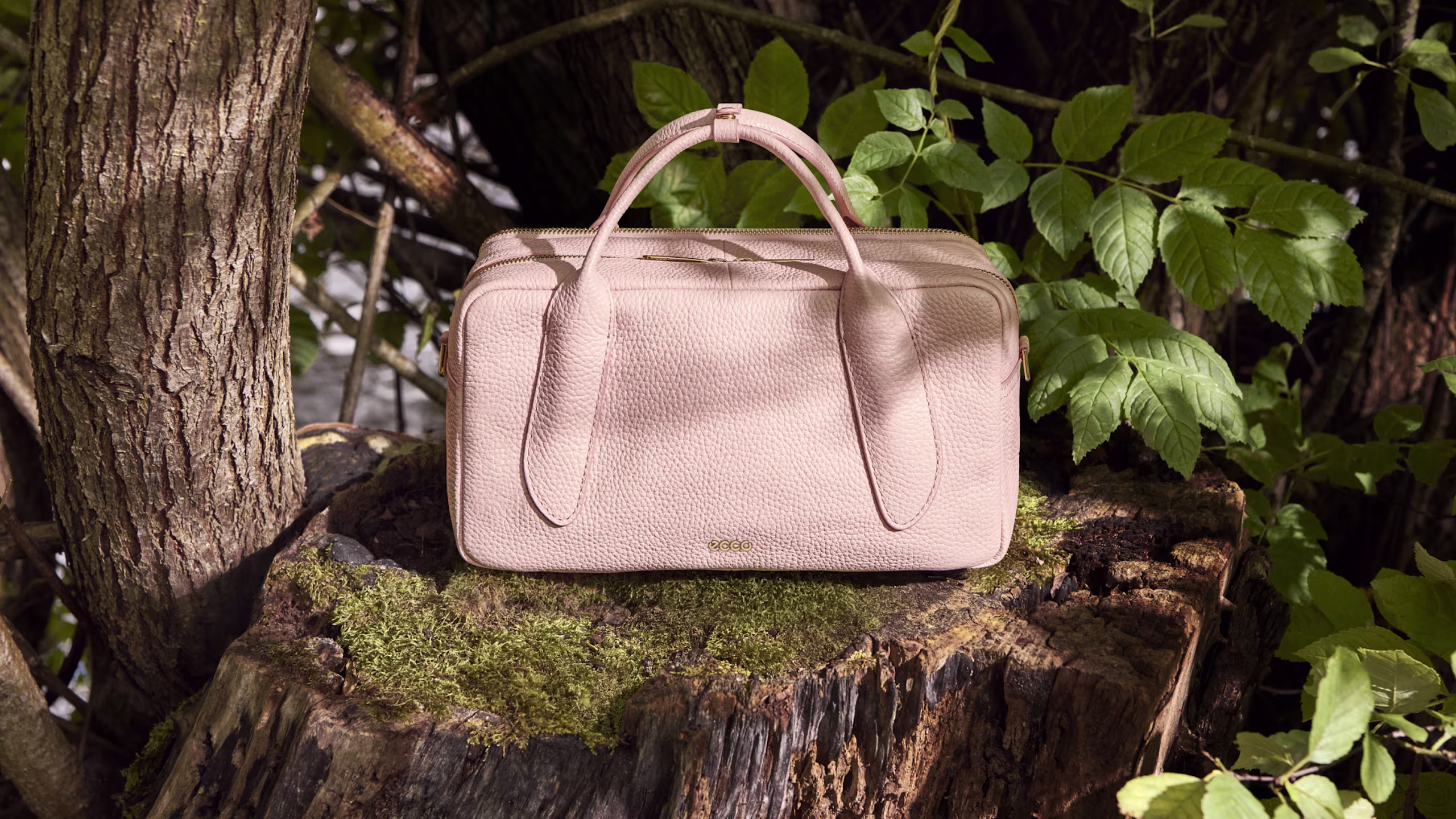 homepage-hero-1440x810-SS26-bags-910844590250 BowlingBag