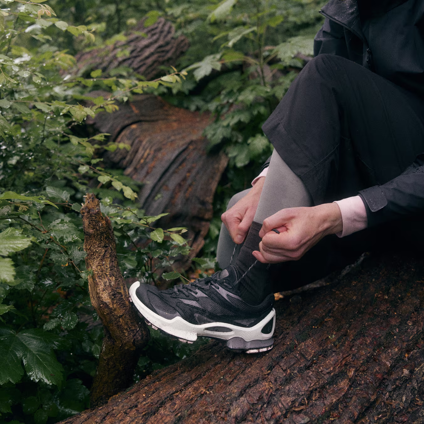 Experience wet-weather versatility in ECCO outdoor shoes, pairing advanced waterproof protection with signature Scandinavian comfort.