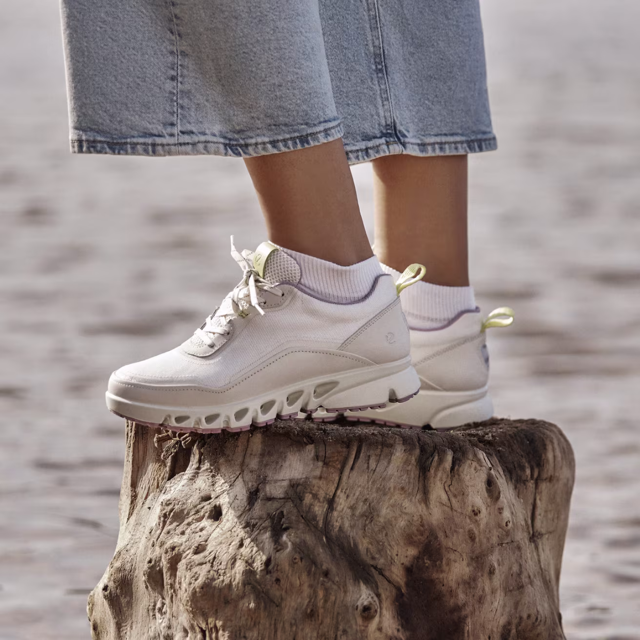 homepage-feature-SS26-1312x1312-travel-shoes-88028361097 MultiVent