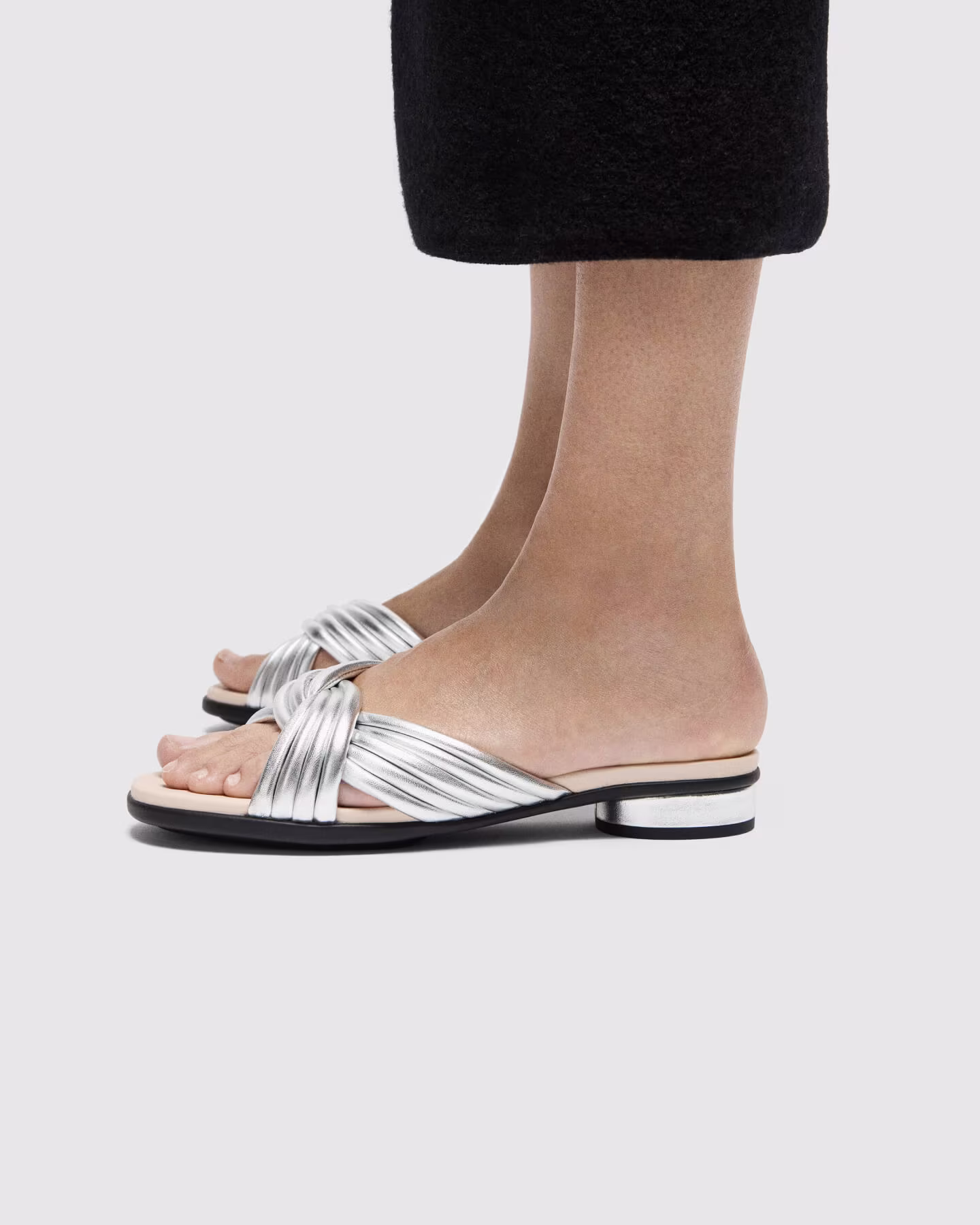b1.1-pdp-ss25-sculpted-23381301682