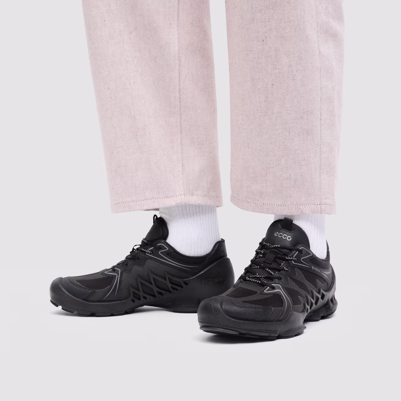 Ecco BIOM AEX M, comfortable shoes for everyday work in warehouse and logistics.