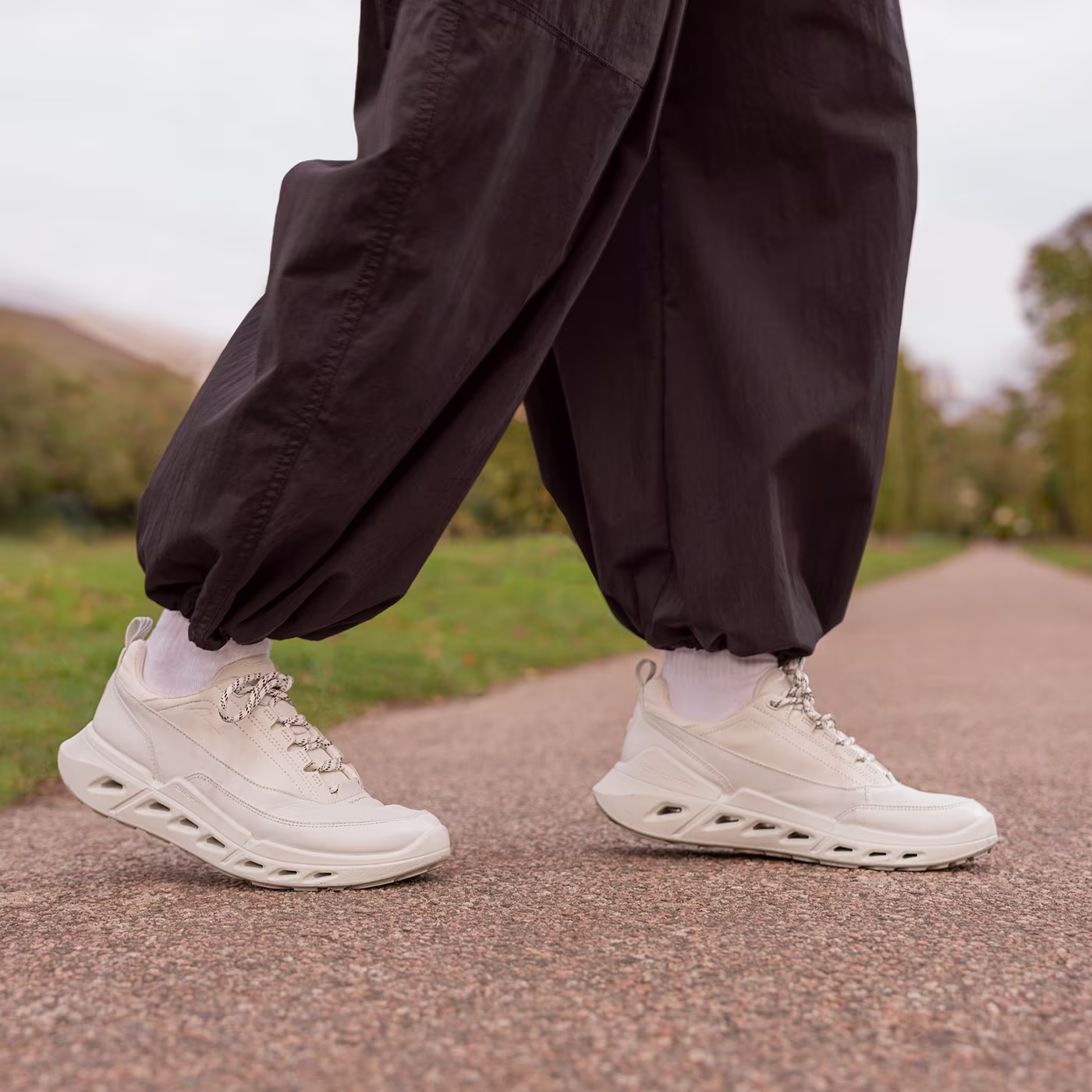 homepage-feature-SS26-1400x1400-ECCO-walks-DE-b71