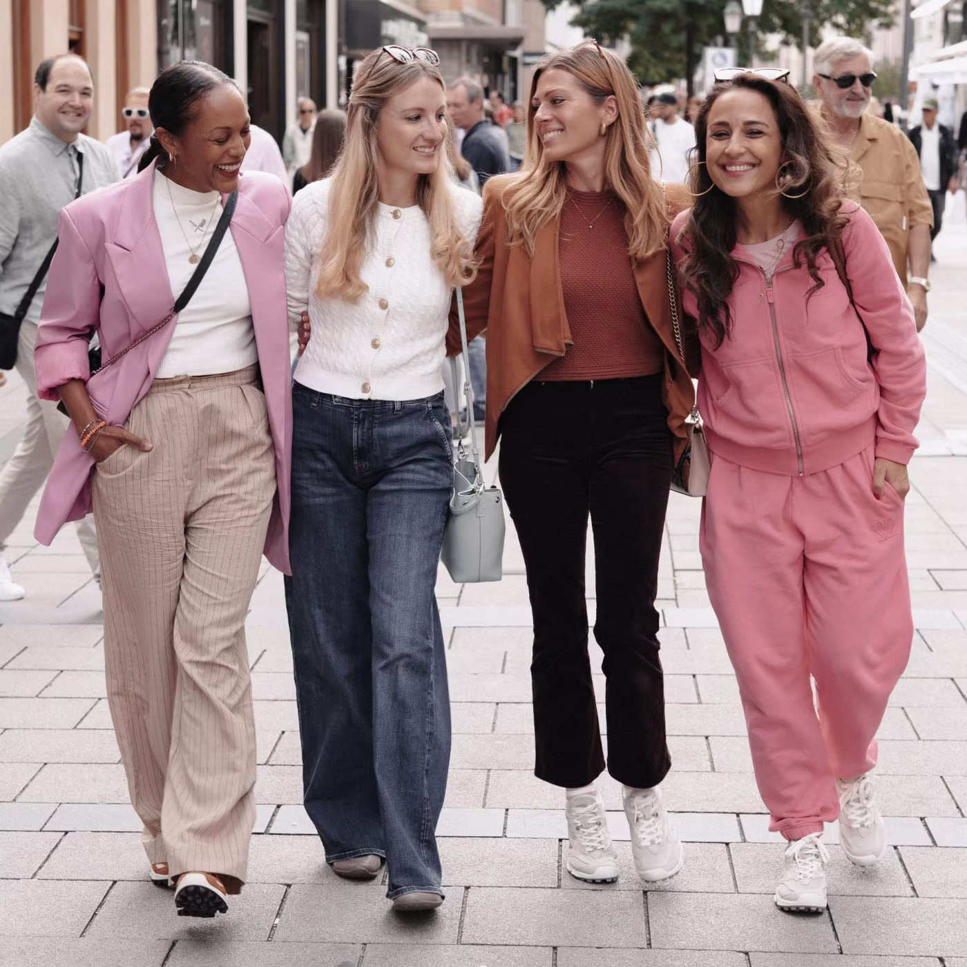 homepage-feature-SS26-1400x1400-ECCO-walks-DE-b42