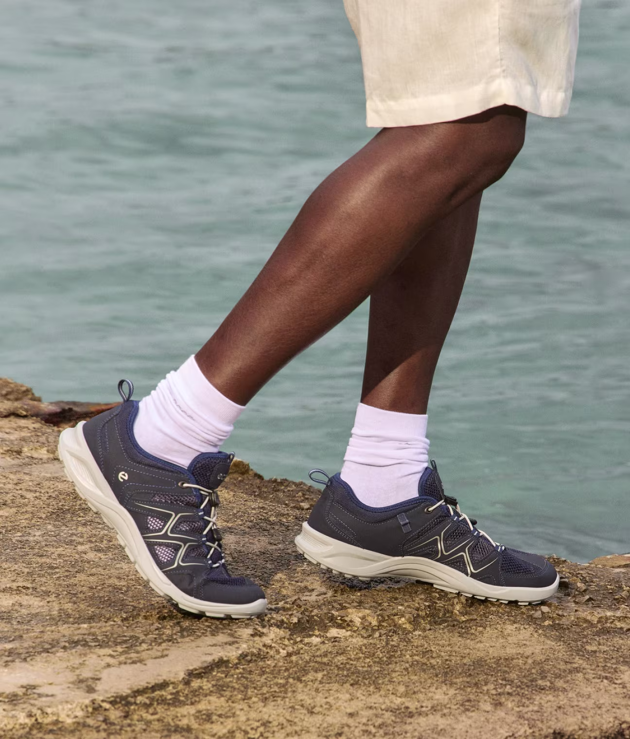 Conquer the outdoors in these robust navy blue ECCO Terracruise Trainers . Combining breathable mesh, durable construction, and advanced grip to deliver uncompromising support on rugged terrain.