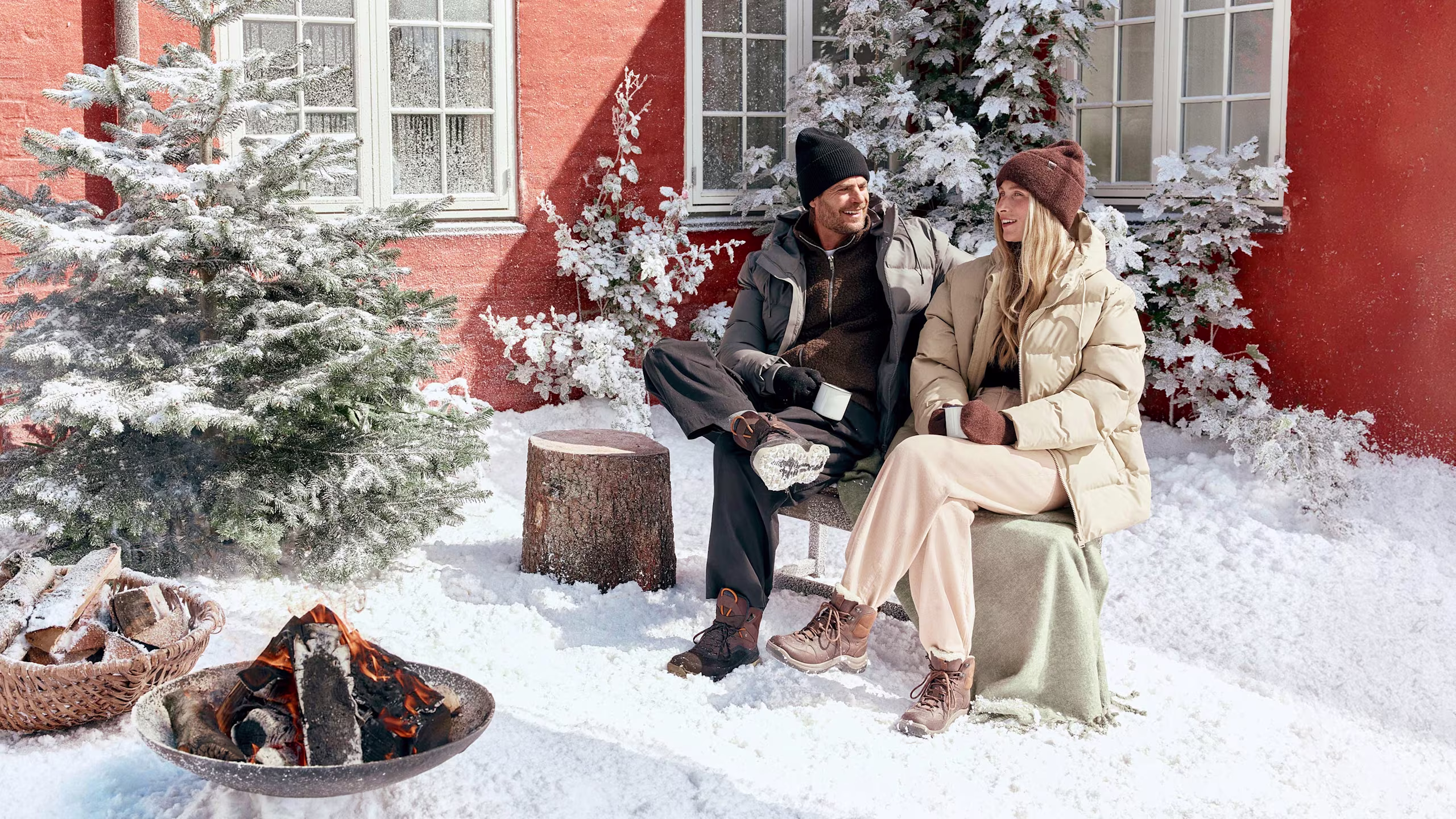 mockup-homepage-hero-2880-dual-aw25-winter-phase1-static