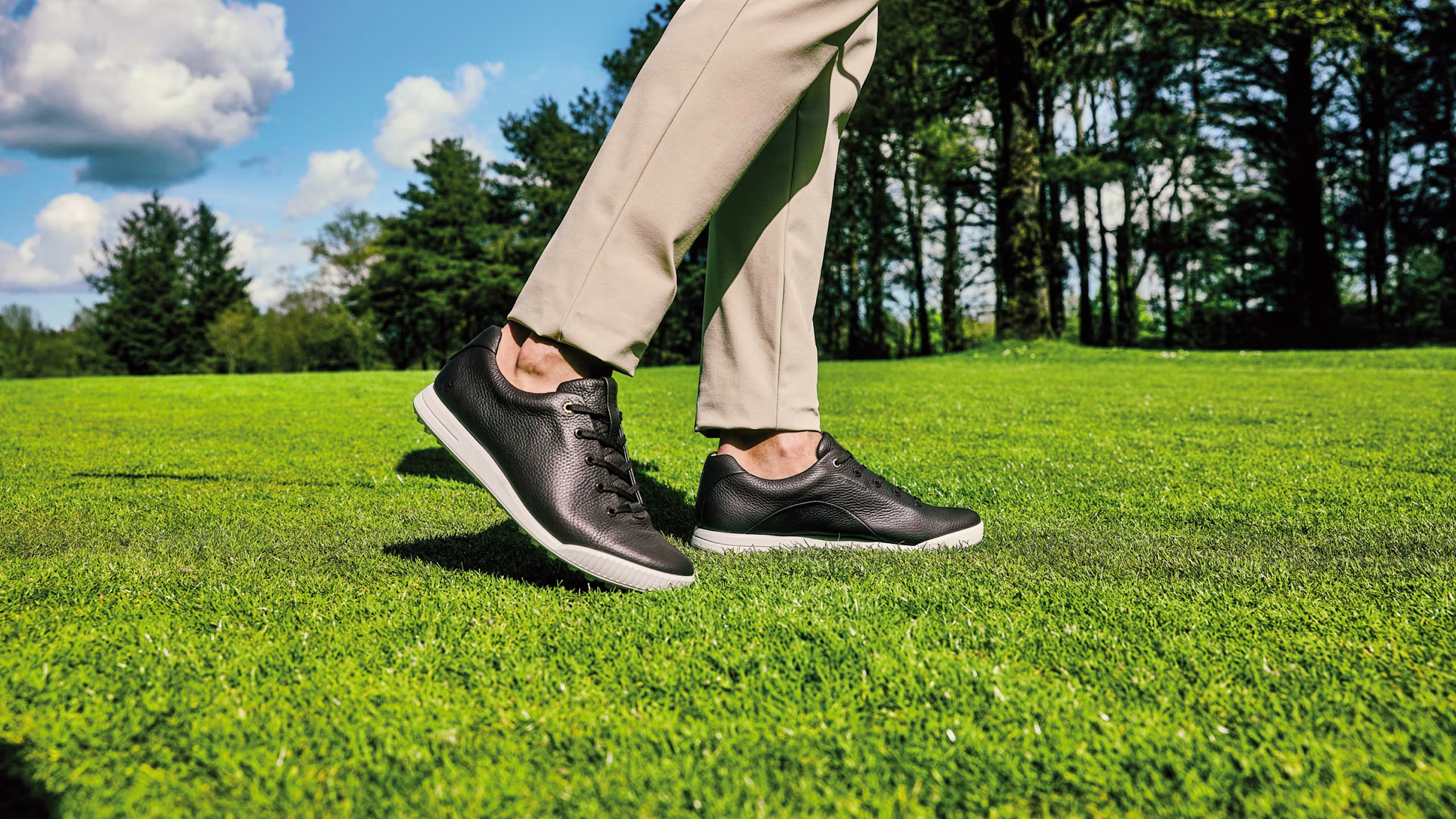 homepage-hero-1440x810-AW25-golf-street-retro