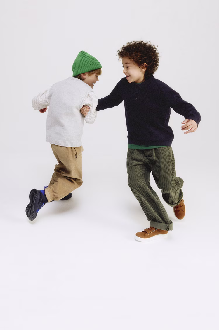 homepage-hero-1440x810-AW25-kids-sneakers2b