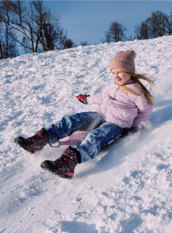 homepage-hero-716x972-aw26-thermal-walking-kids-71031251254-mobile