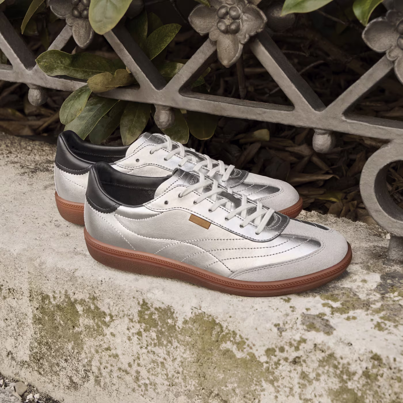 LP-casual-walking-SS26-1400x1400-b2