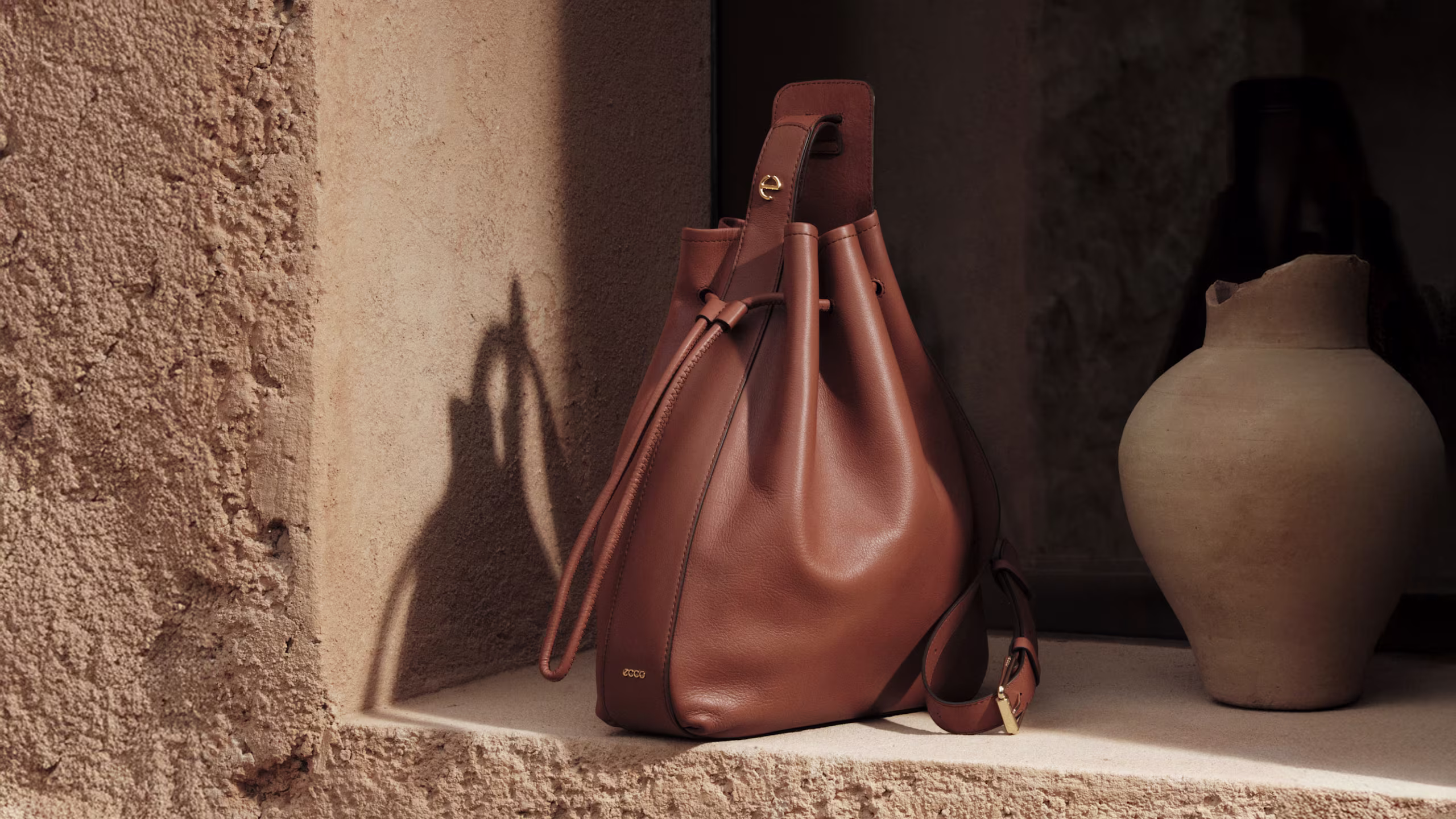 hero brown-tan-desktop