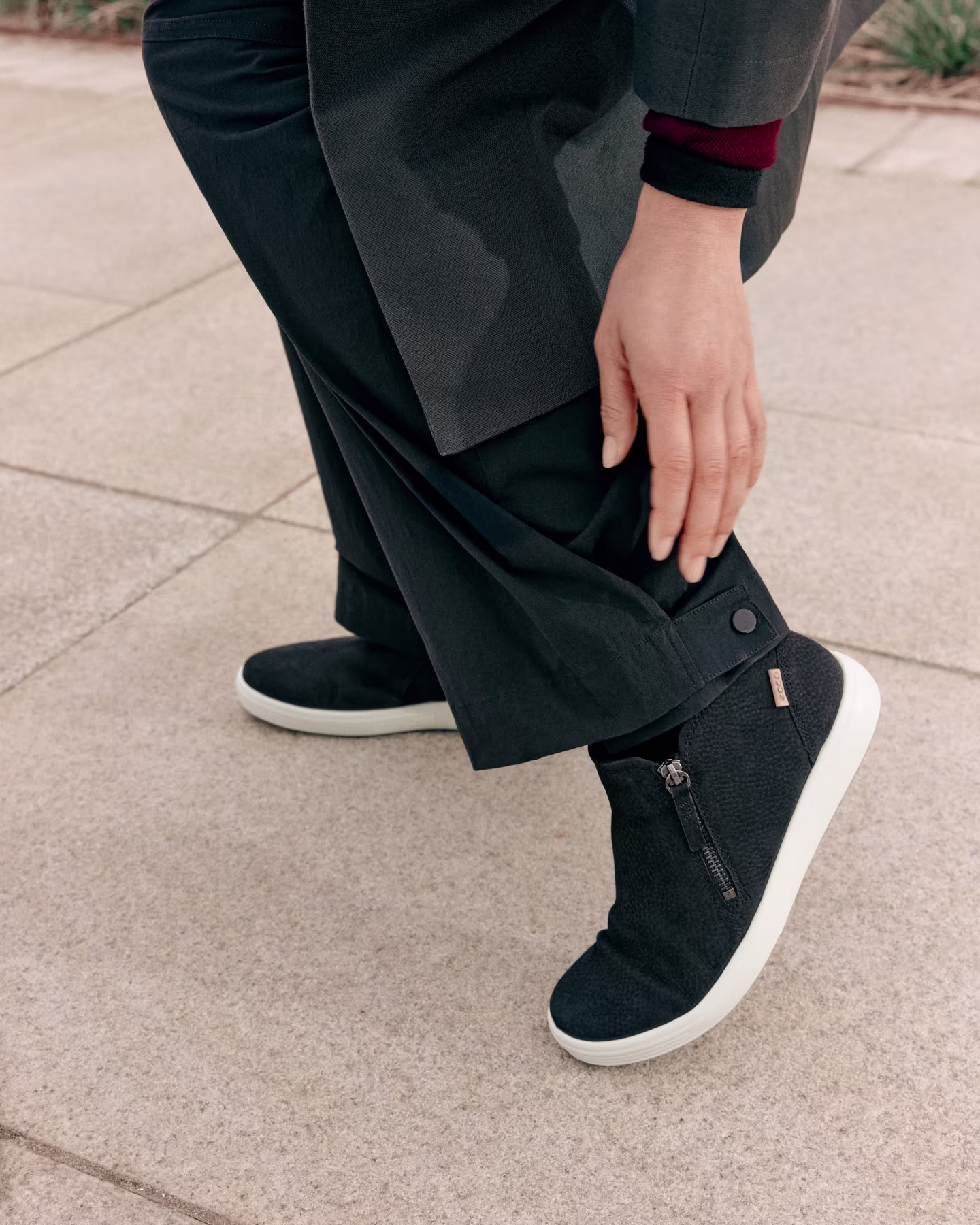 b2.1-pdp-aw25-activelifestyle-43024302001