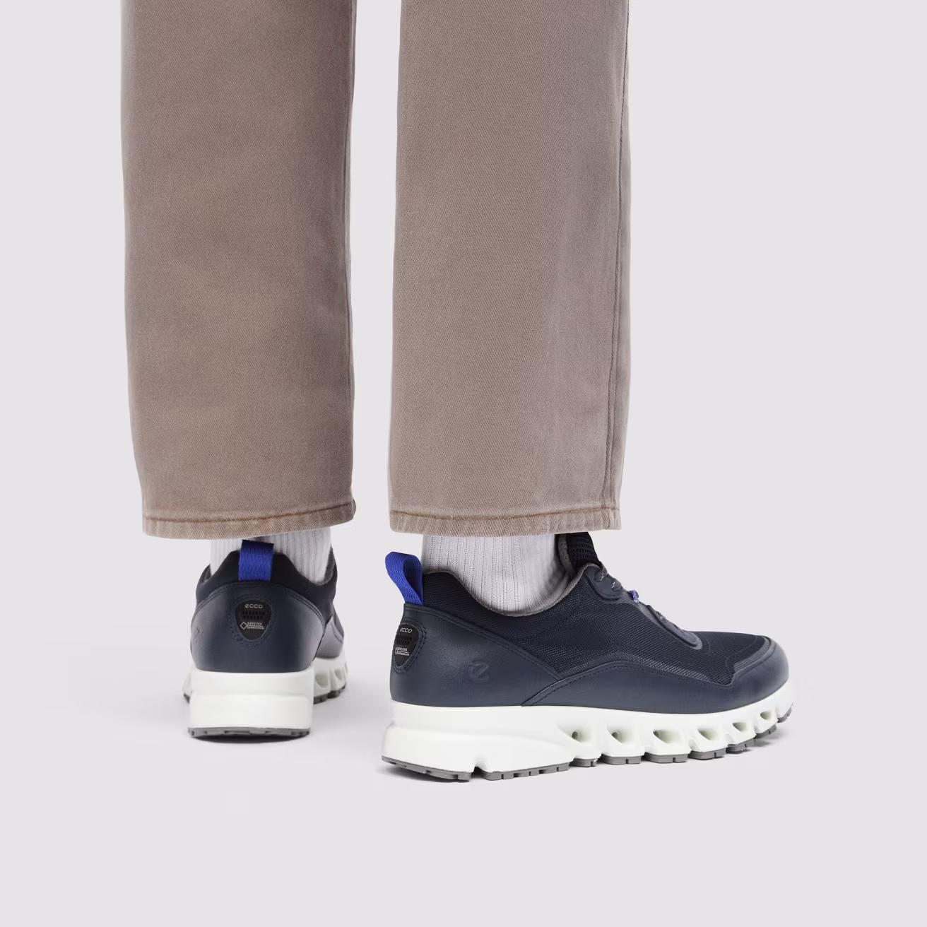 Ecco Multivent - ideal shoes for cashiers, waiters, chefs, hairdressers.