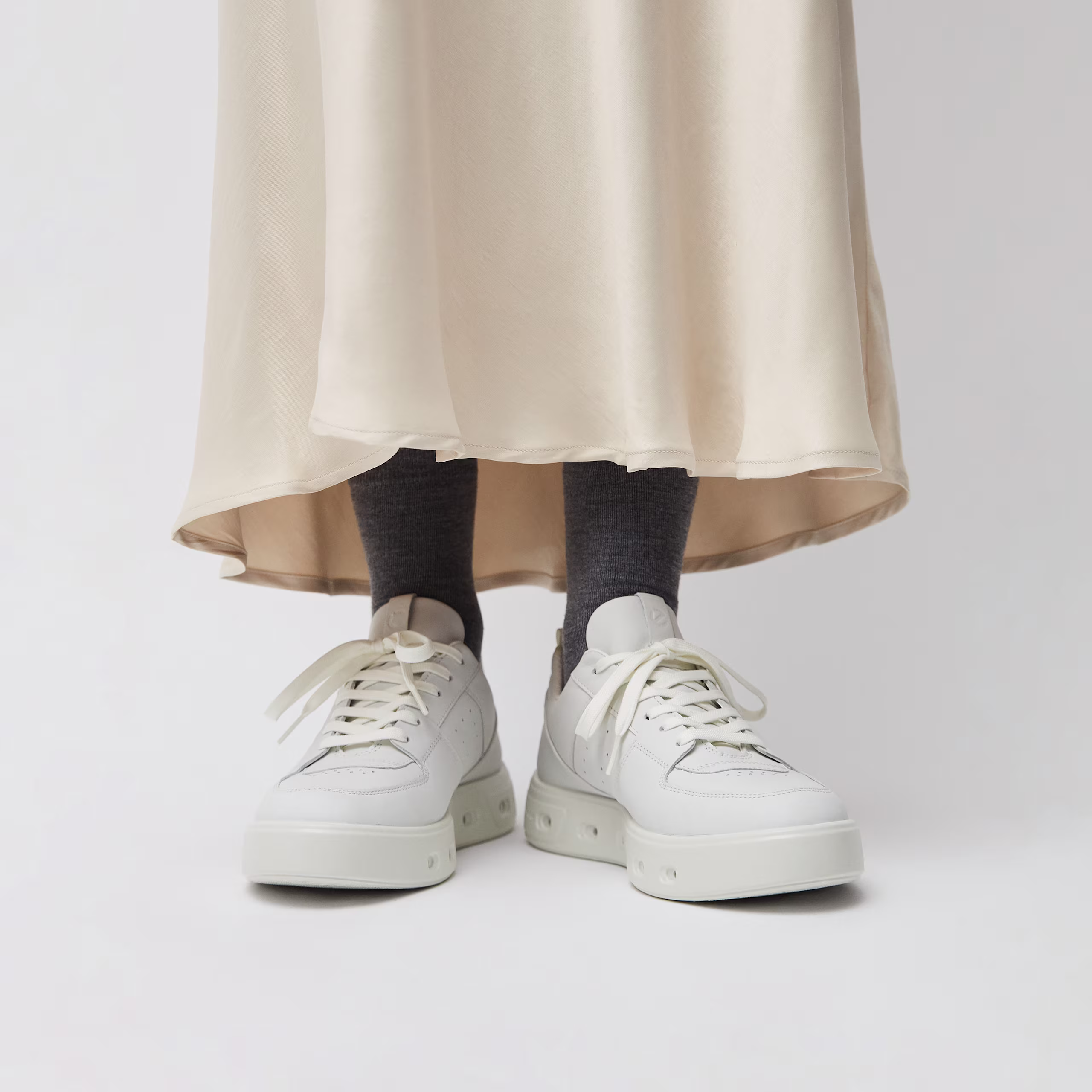 homepage-feature-960x960-SS26-Triple-white-Street720