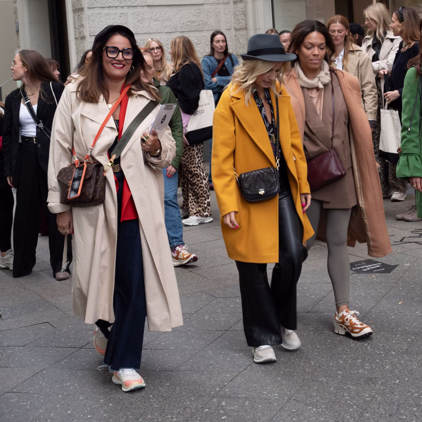 homepage-feature-SS26-1400x1400-ECCO-walks-DE-b41