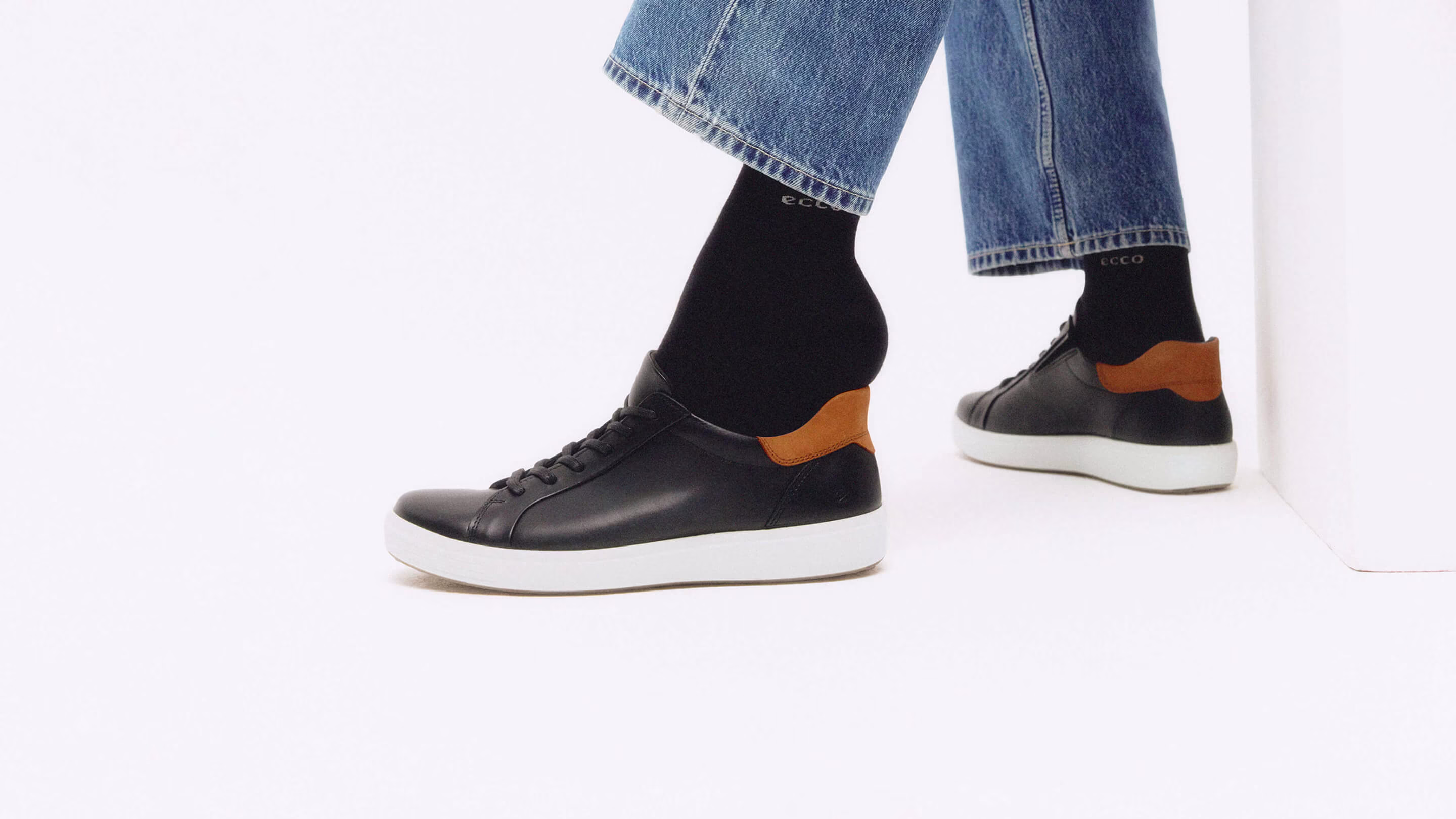 homepage-hero-2880x1620-men-aw25-easyslip-47082451866