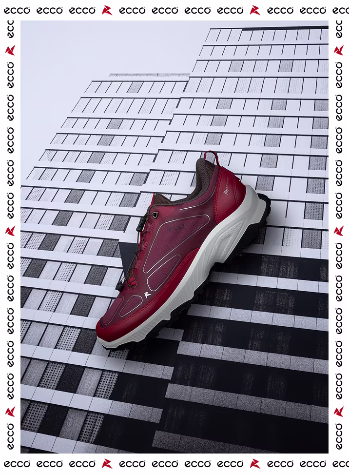 Chaussure de trail imperméable ECCO en cuir rouge et marron GORE-TEX avec lacets rapides