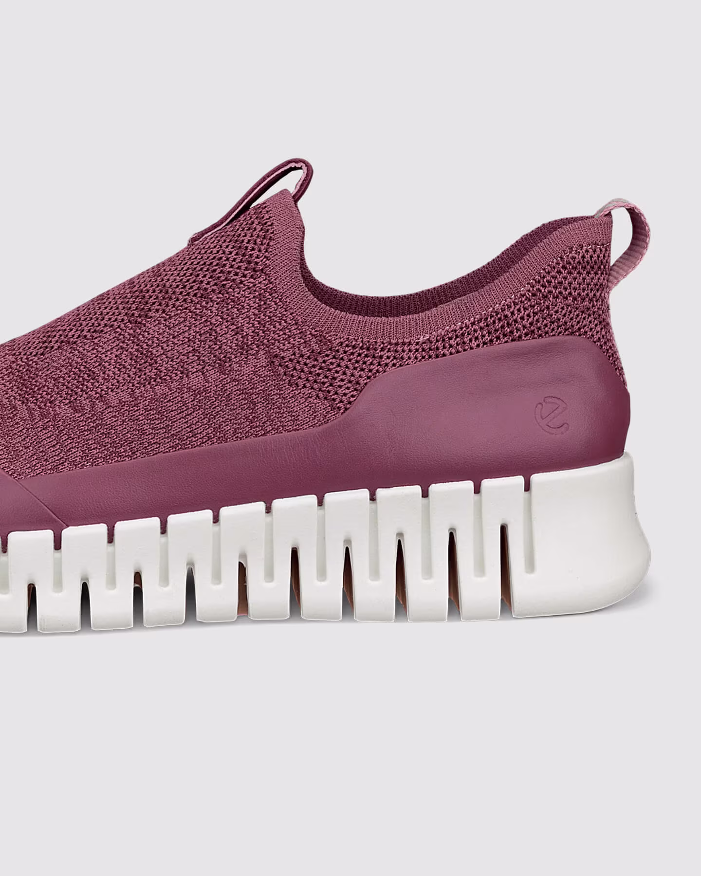 Oblikovanje za preprosto obuvanje in sezuvanje