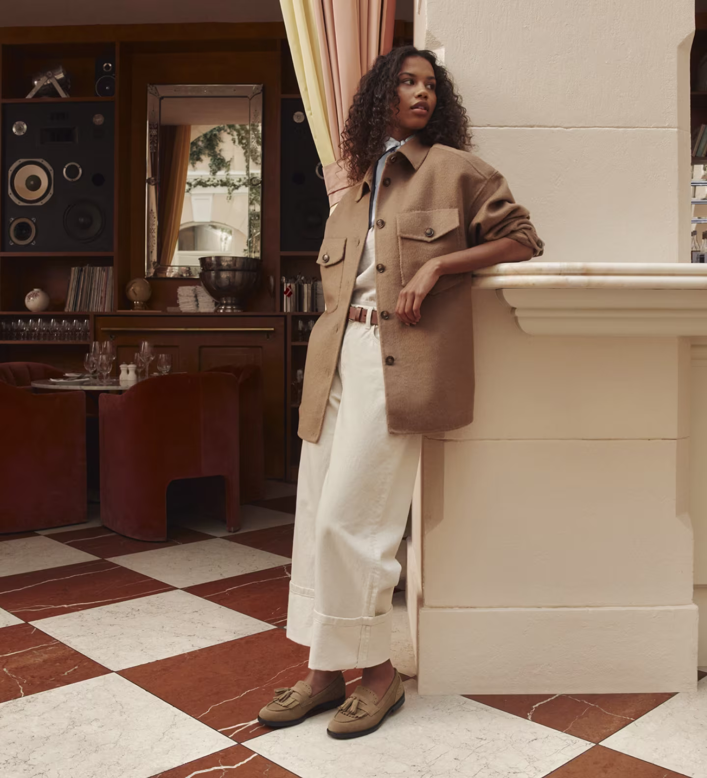 Create a sophisticated everyday look with women's Ecco loafers. Beige suede and decorative tassels perfectly complement outfits with light trousers and a shirt jacket. Embrace the blend of comfort and chic style for your daily adventures.