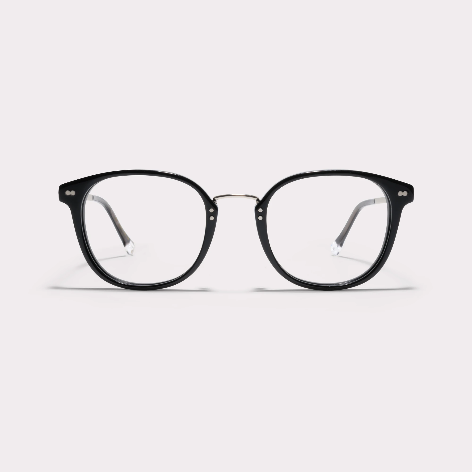 Une paire de Covell Noir Lunettes sur prescription vue de face