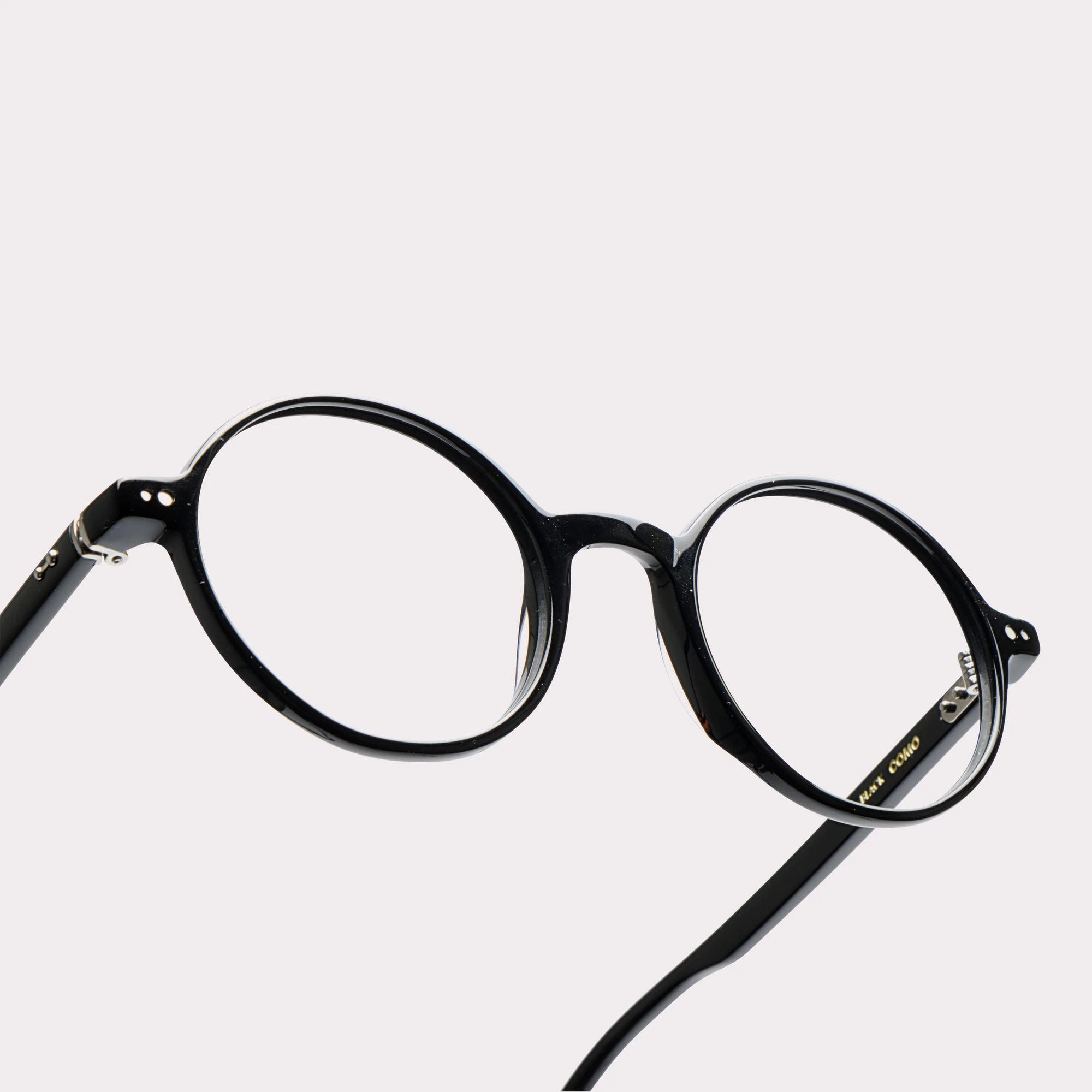 Ein Paar Como Schwarz Korrekturbrille in der Makroansicht