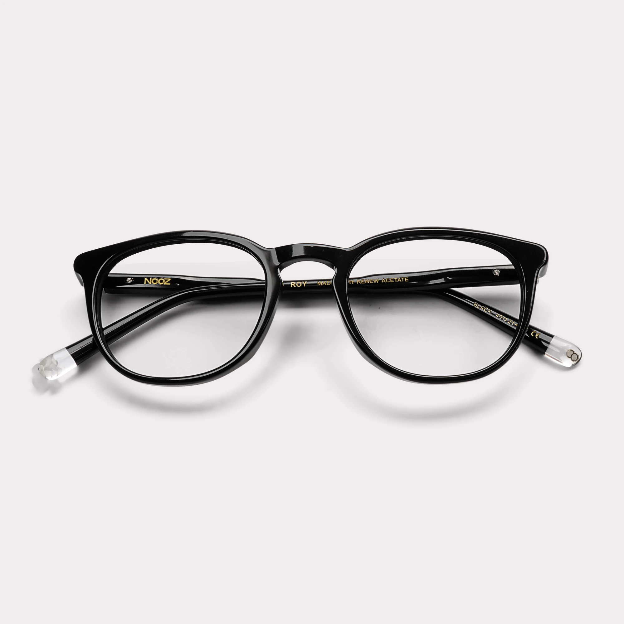 Ein Paar Roy Schwarz Korrekturbrille , zusammengeklappt