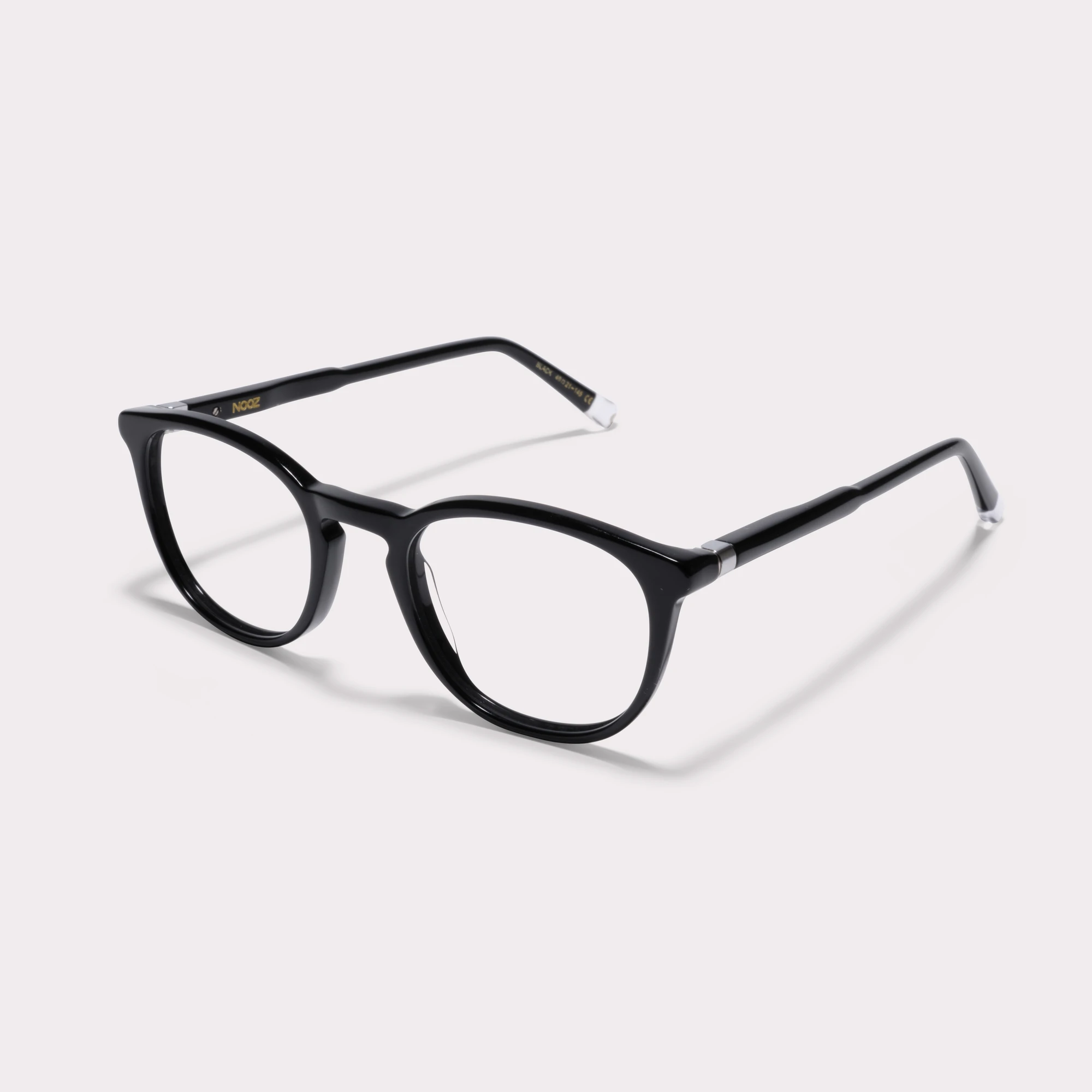Ein Paar Roy Schwarz Korrekturbrille , von der Seite gesehen