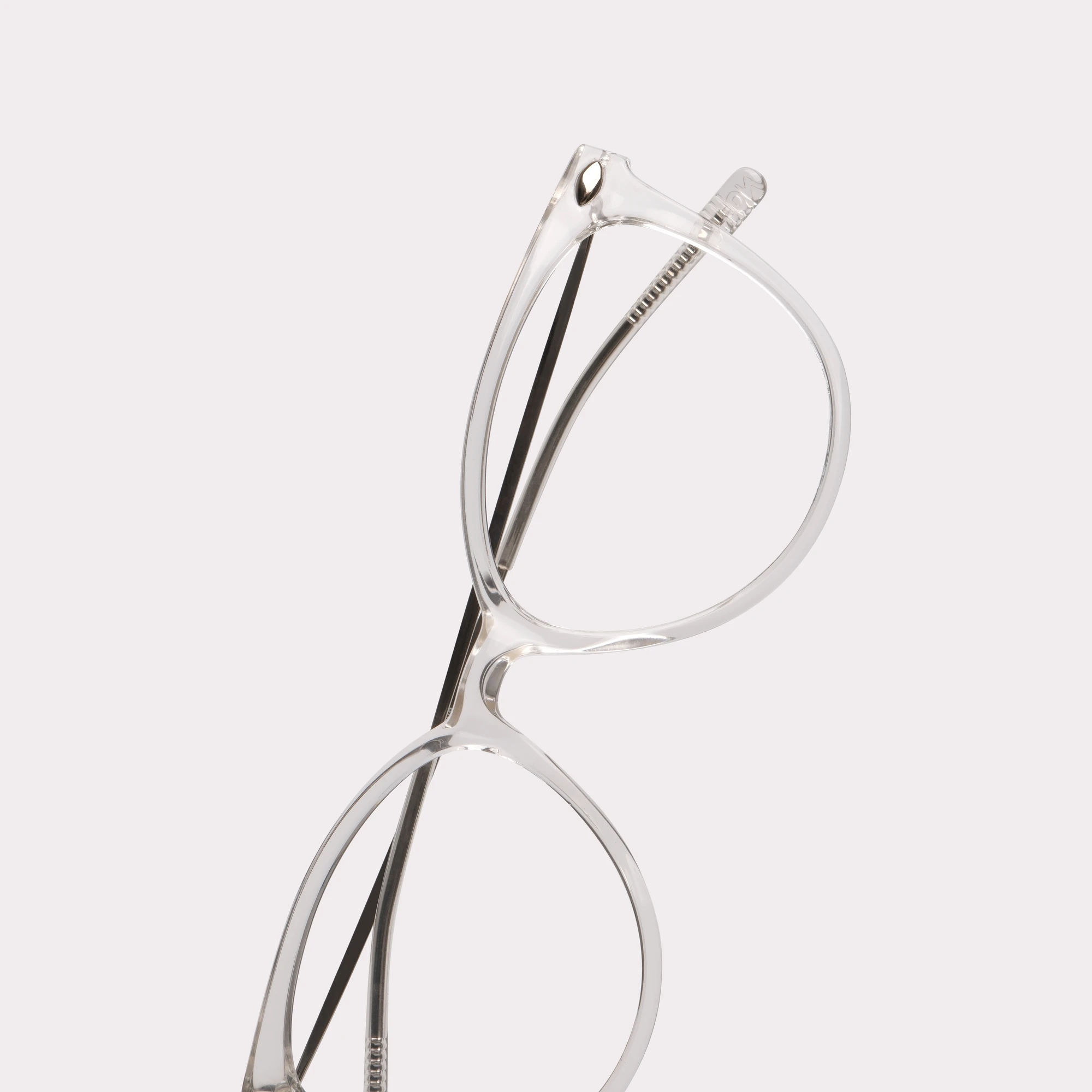 Une paire de Ivy Cristal Lunettes de lecture en vue macro