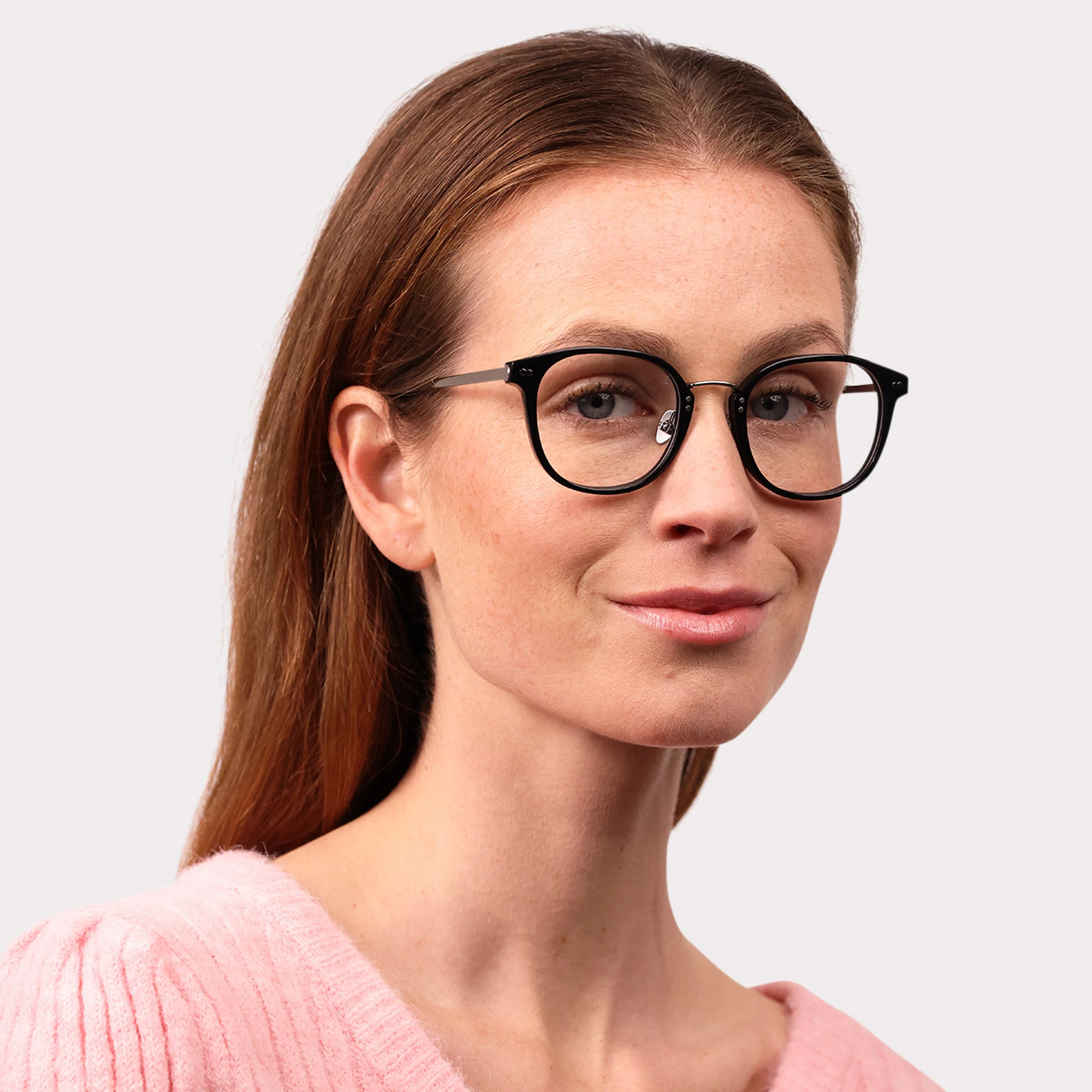Une paire de Covell Noir Lunettes sur prescription