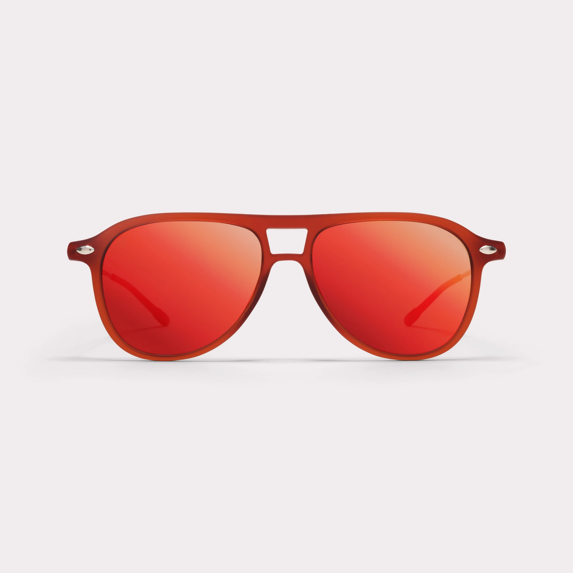 NAO ESS-SUN-FLY-RUNNINGRED-FACE.webp