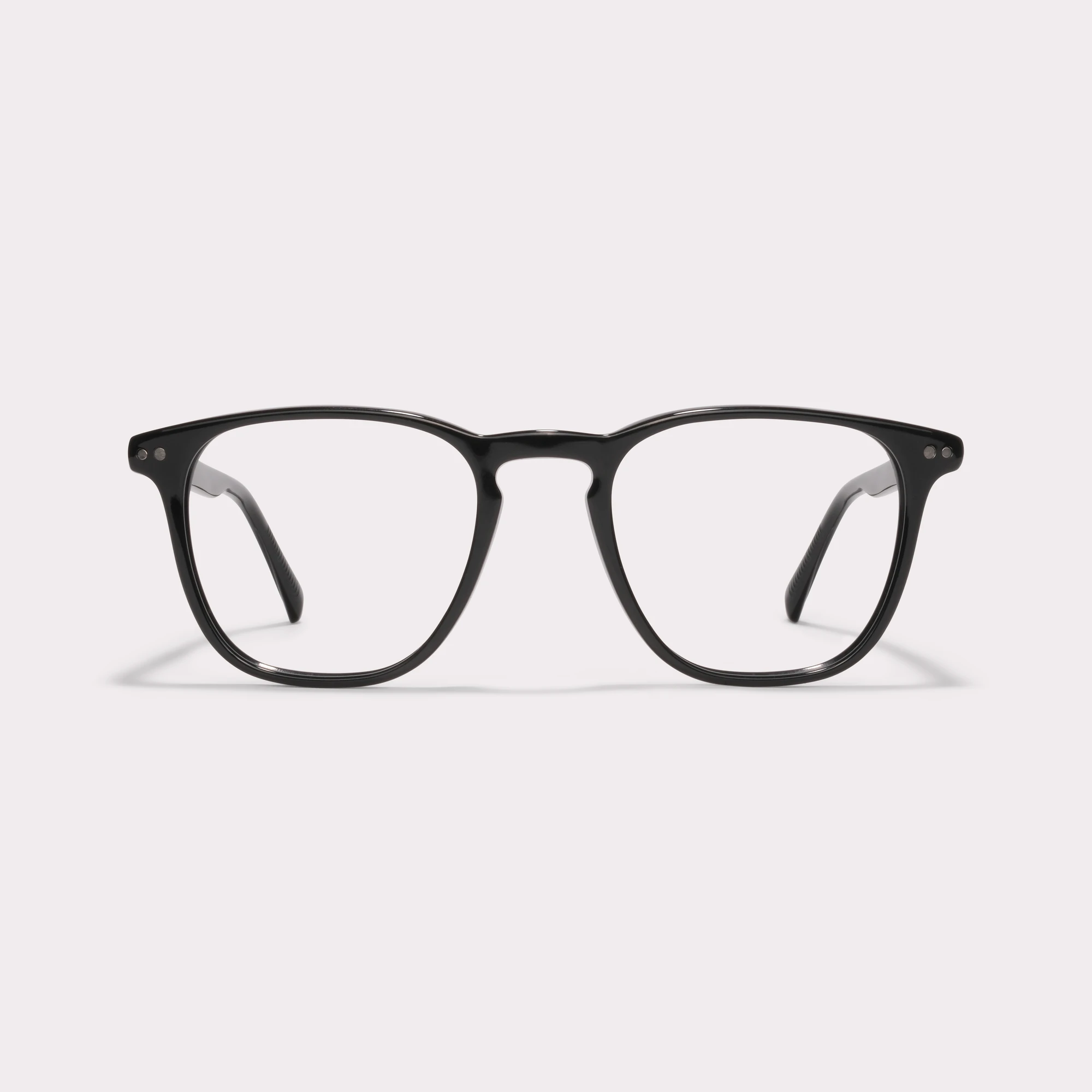 Um par de Oscar Preto Óculos graduados vista frontal.