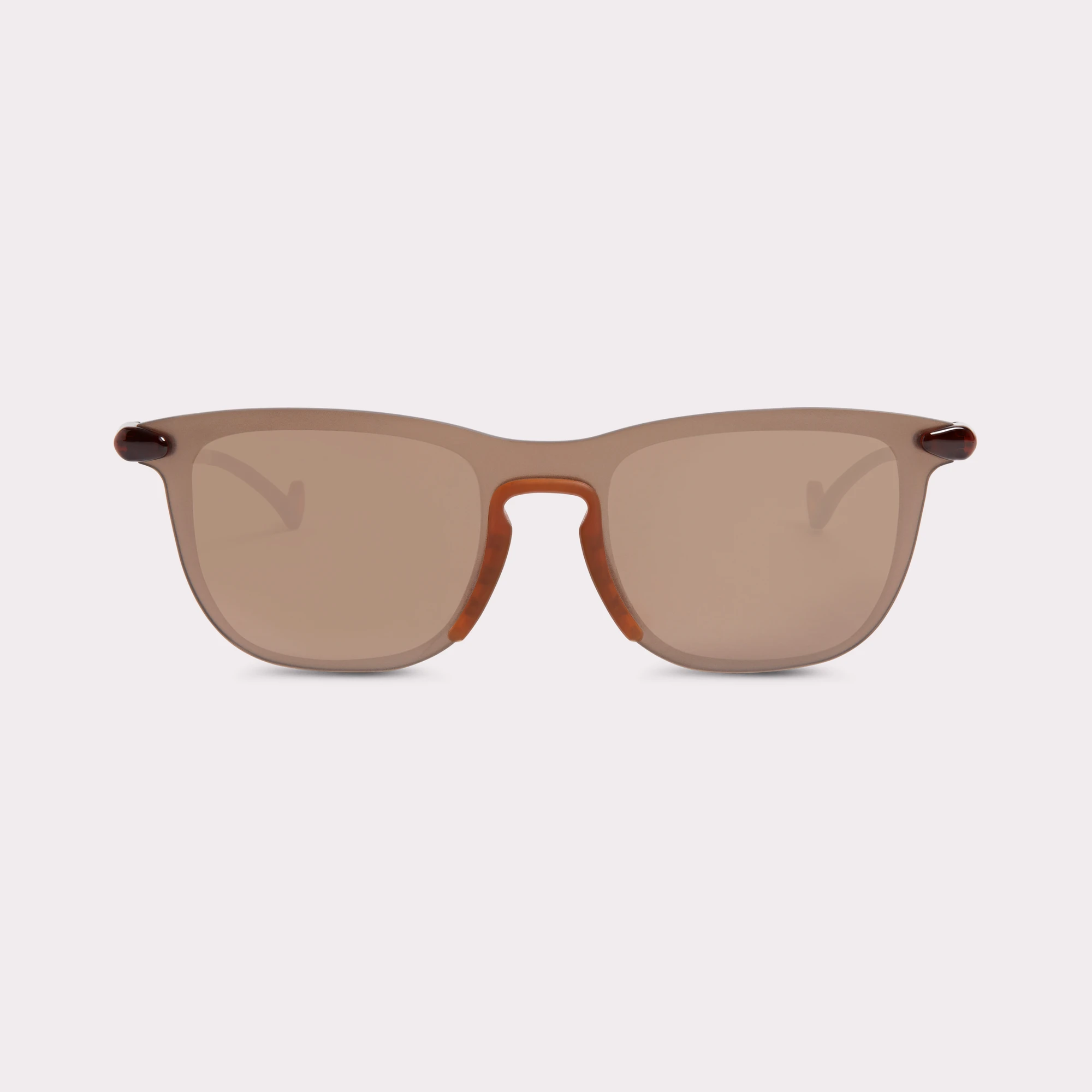 Een par Essential Sport Rechthoekig Bruin Zonnebril van voren gezien