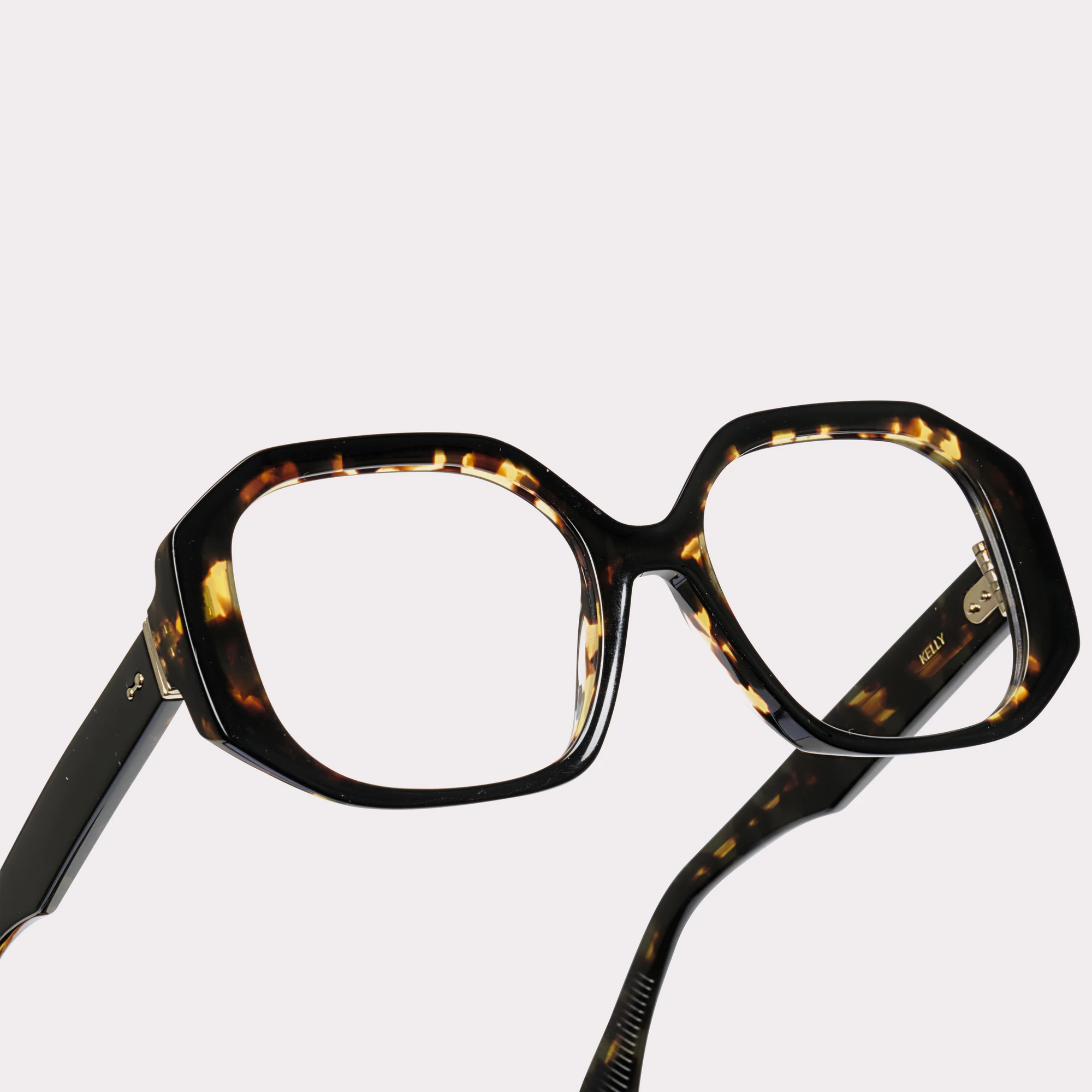 Ein Paar Kelly Dunkles Tortoise Korrekturbrille in der Makroansicht
