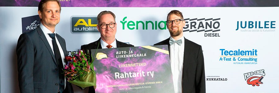 Priset togs emot av Rahtarit ry:s ordförande Juha Nyberg.