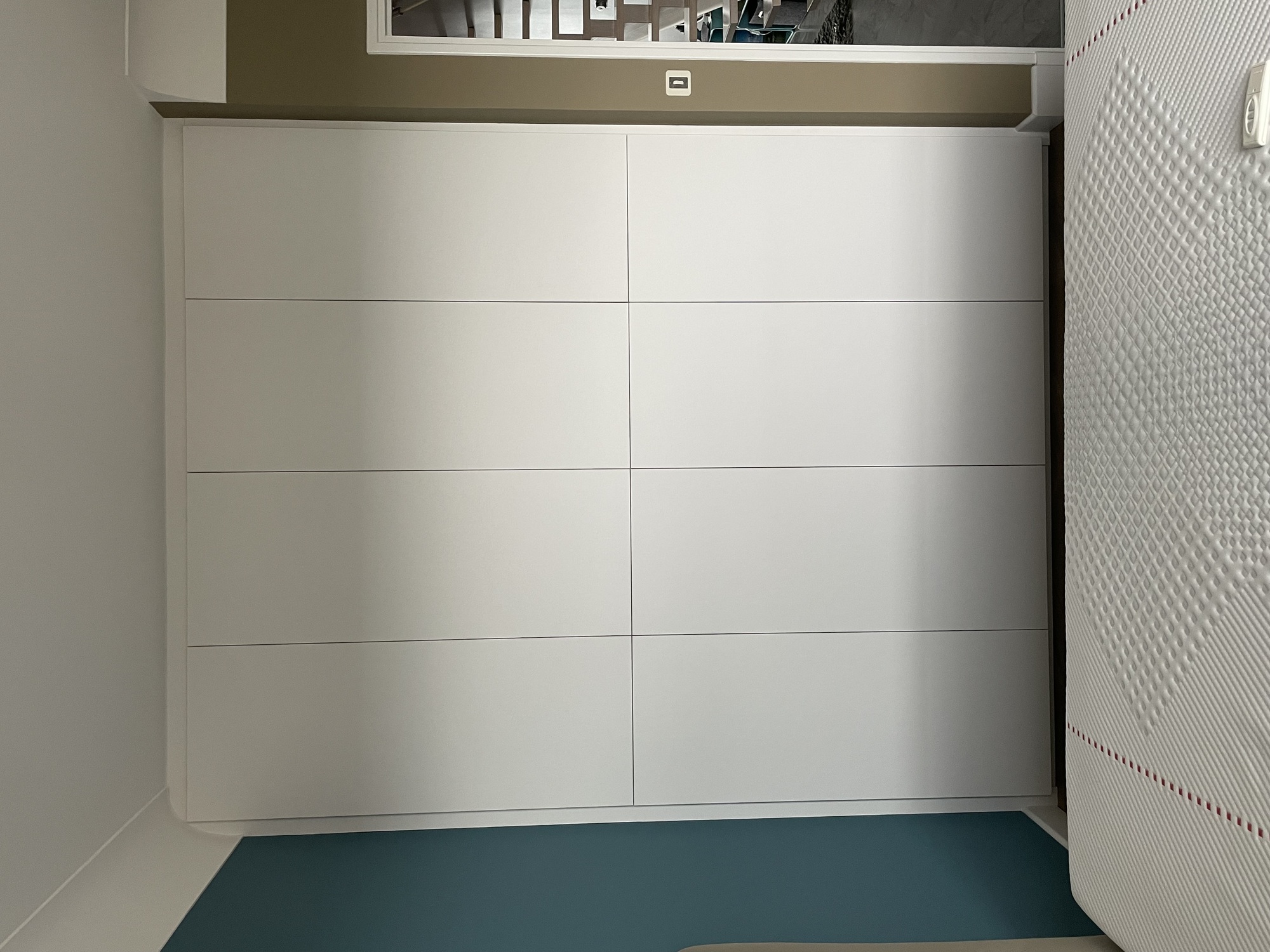 dressing-sur-mesure-blanc-lisse