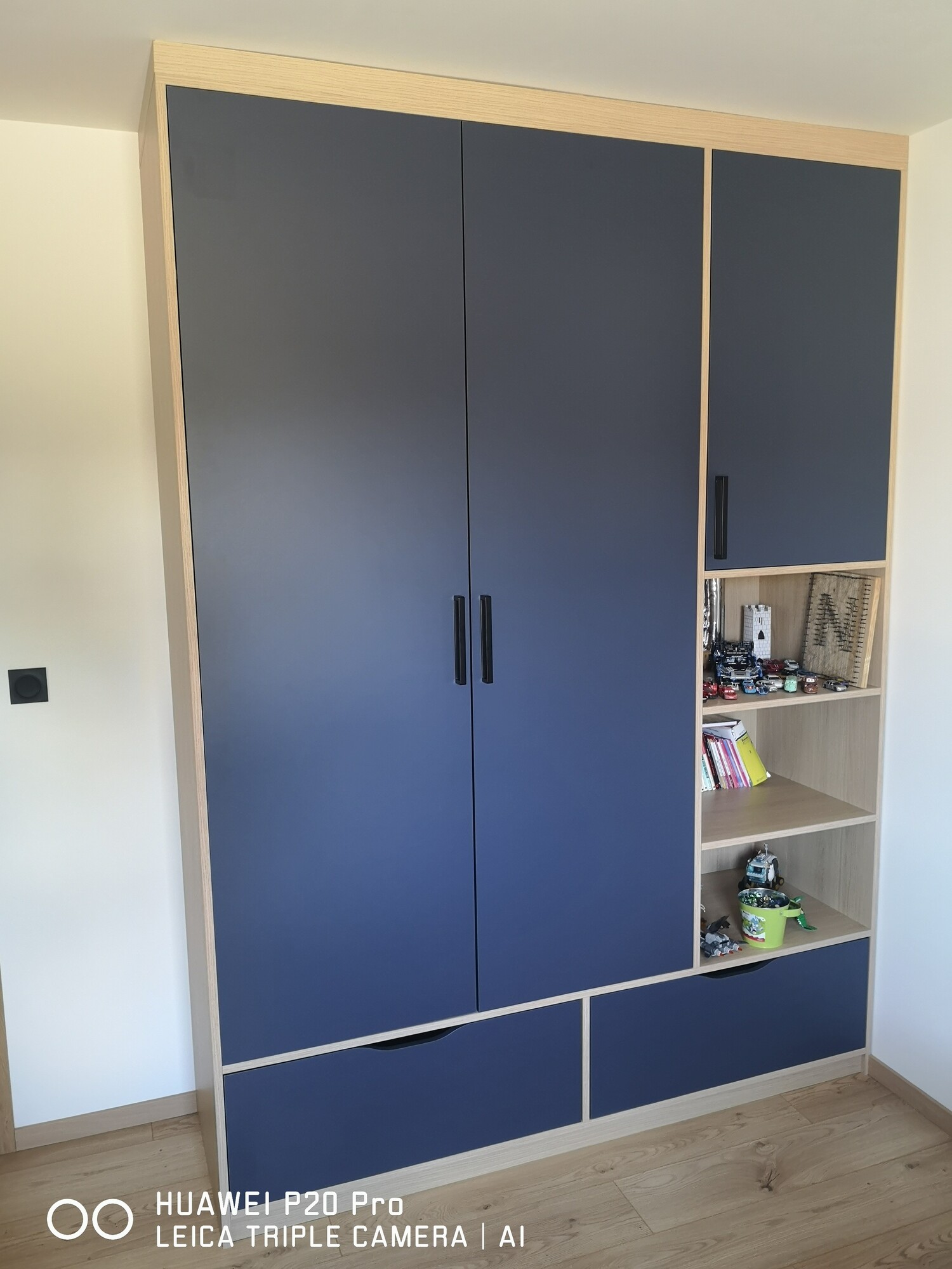 meuble-rangement-sur-mesure-bleu-nuit-rodez