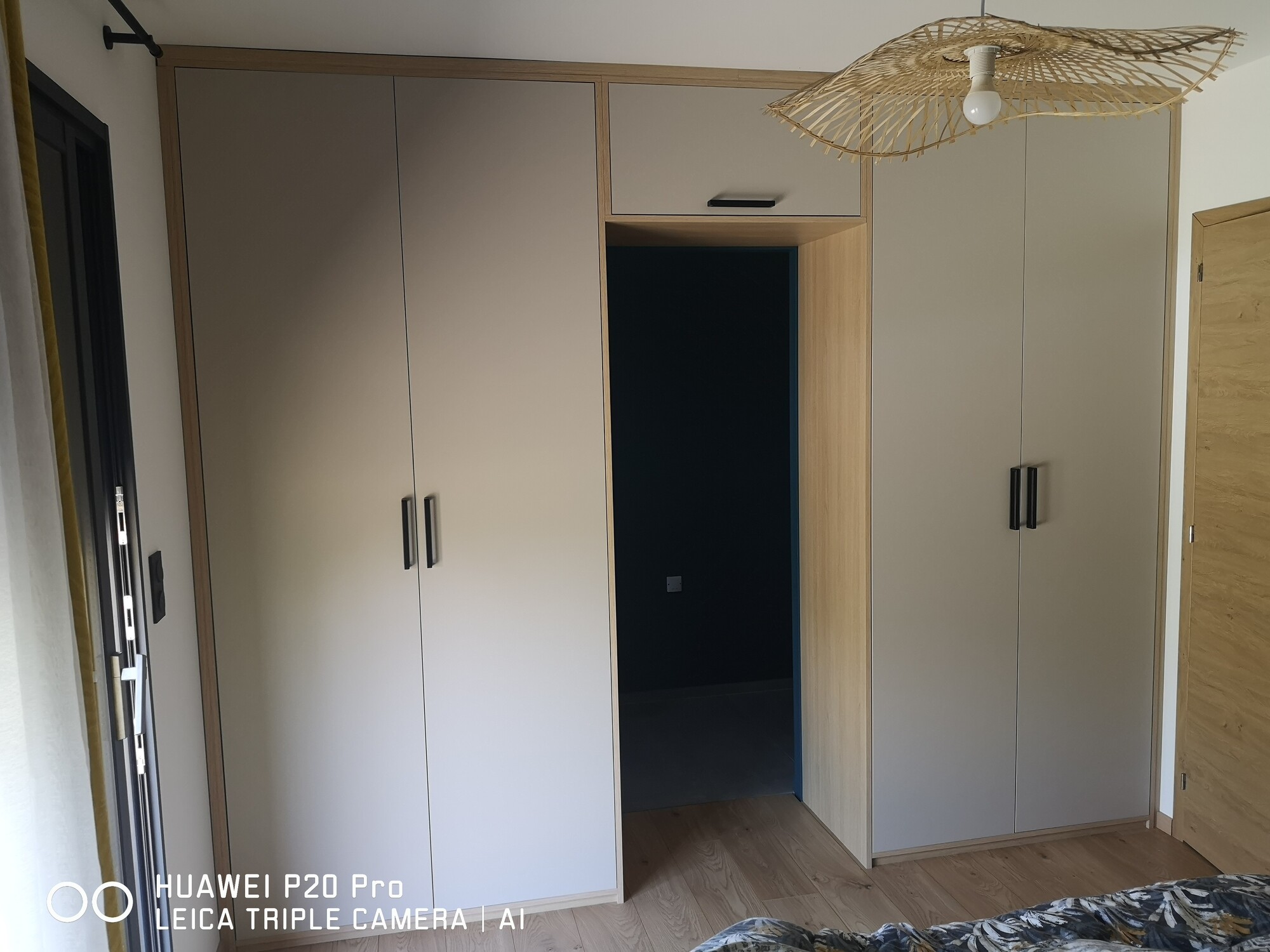 meuble-rangement-encadrement-bois-clair