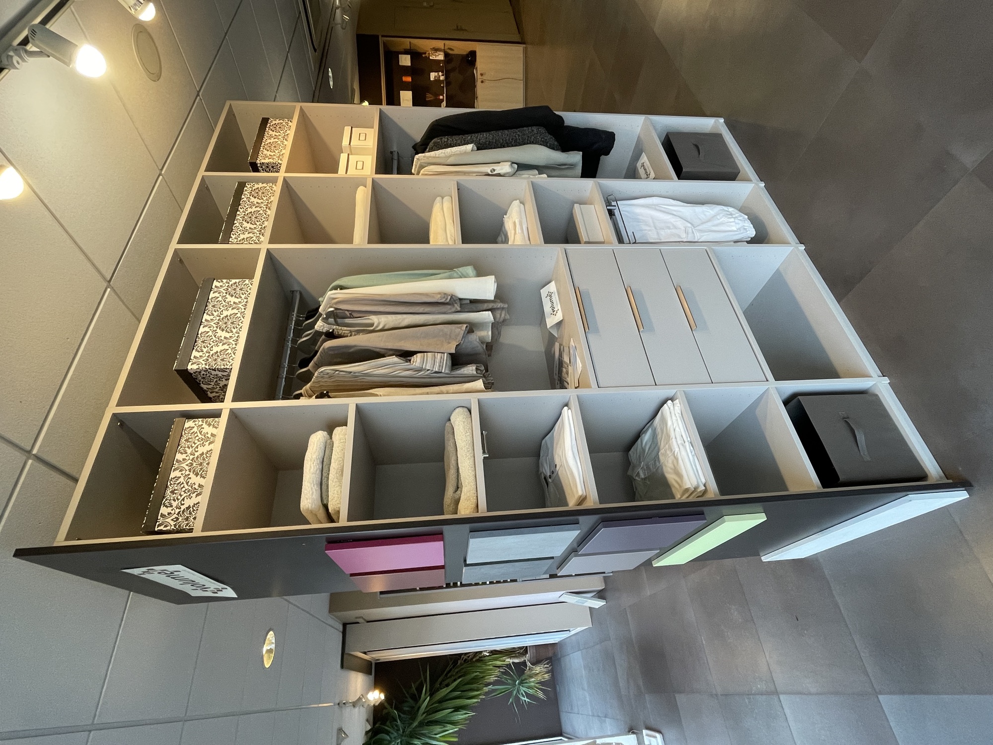showroom-dressing-ouvert-blanc-rodez