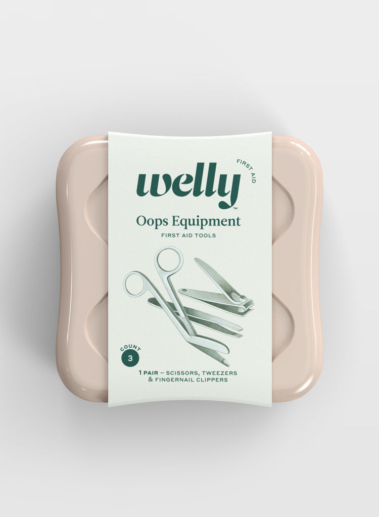 Welly-First-Aid-Tins-Bandages-Oops-Equipment-Scissors-Tweezers-Nail-Clippers-Tools