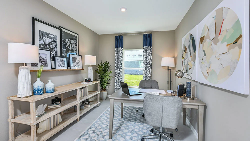 eaves-bend-holly-3652-study