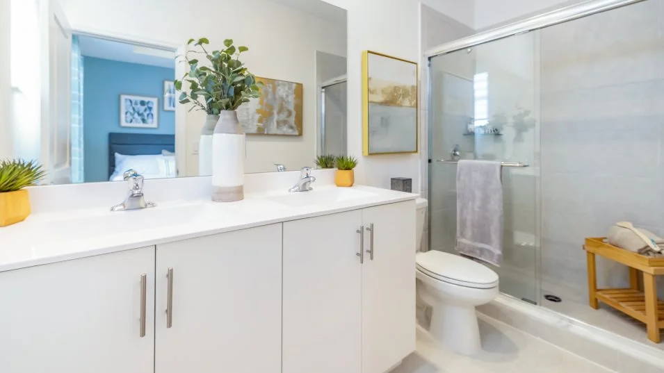 dah 1331 pic bandol owners bath f2 base3 09 17 24