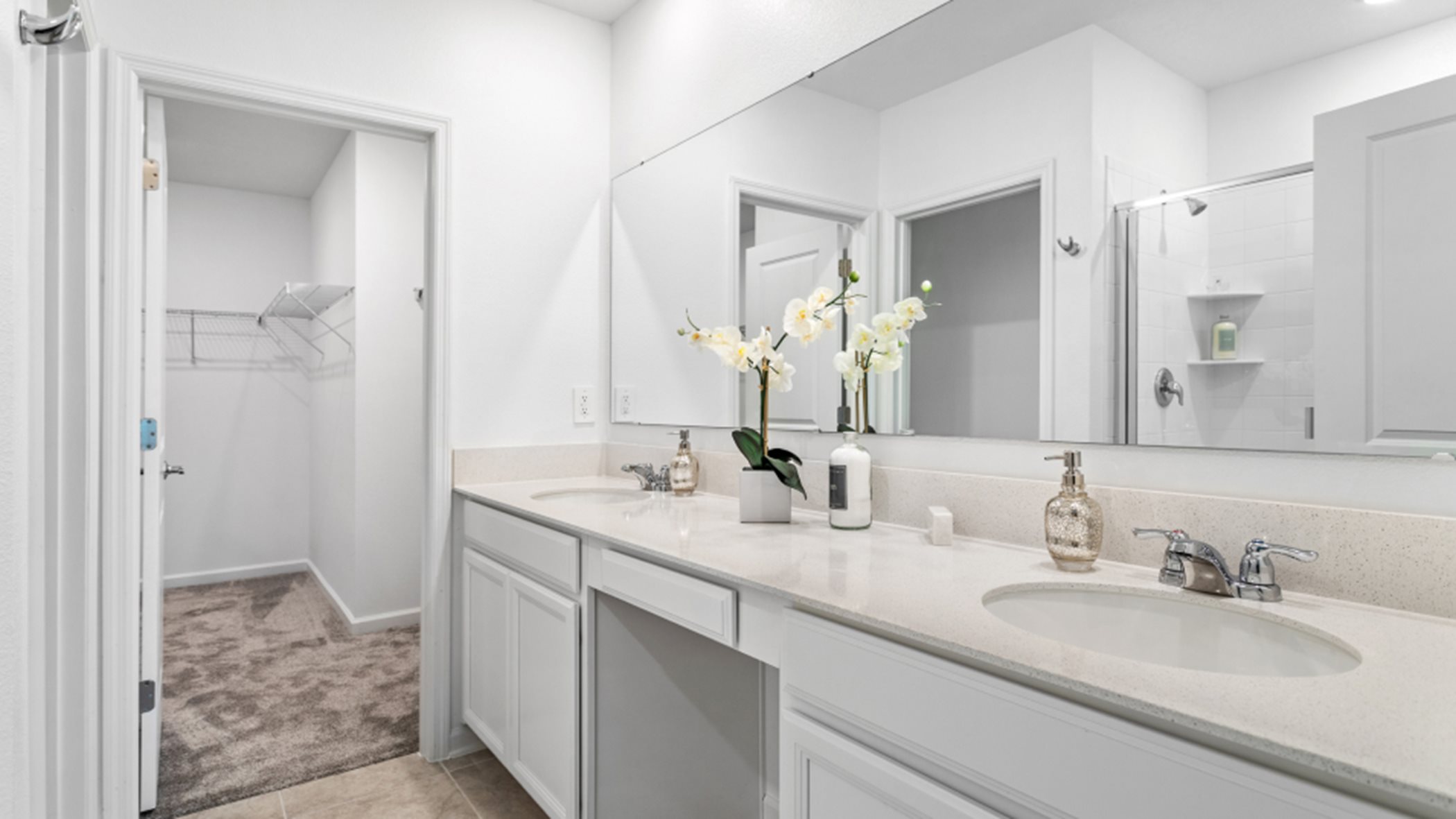 OLH 2382 Pic Columbia OwnersBath F1 08 28 23