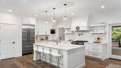 Kitchen Pendant Lights Are So Hot Right Now