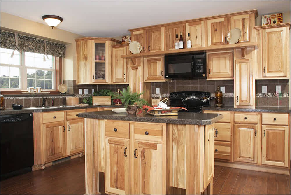 7 Reasons to Choose Oak Kitchen Cabinets for Your Kitchen Renovations