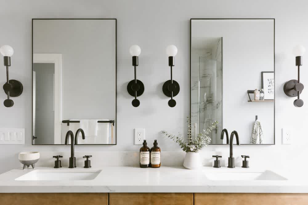 The Ultimate Guide to Choosing and Installing Bathroom Mirrors