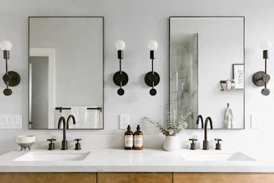 The Ultimate Guide to Choosing and Installing Bathroom Mirrors