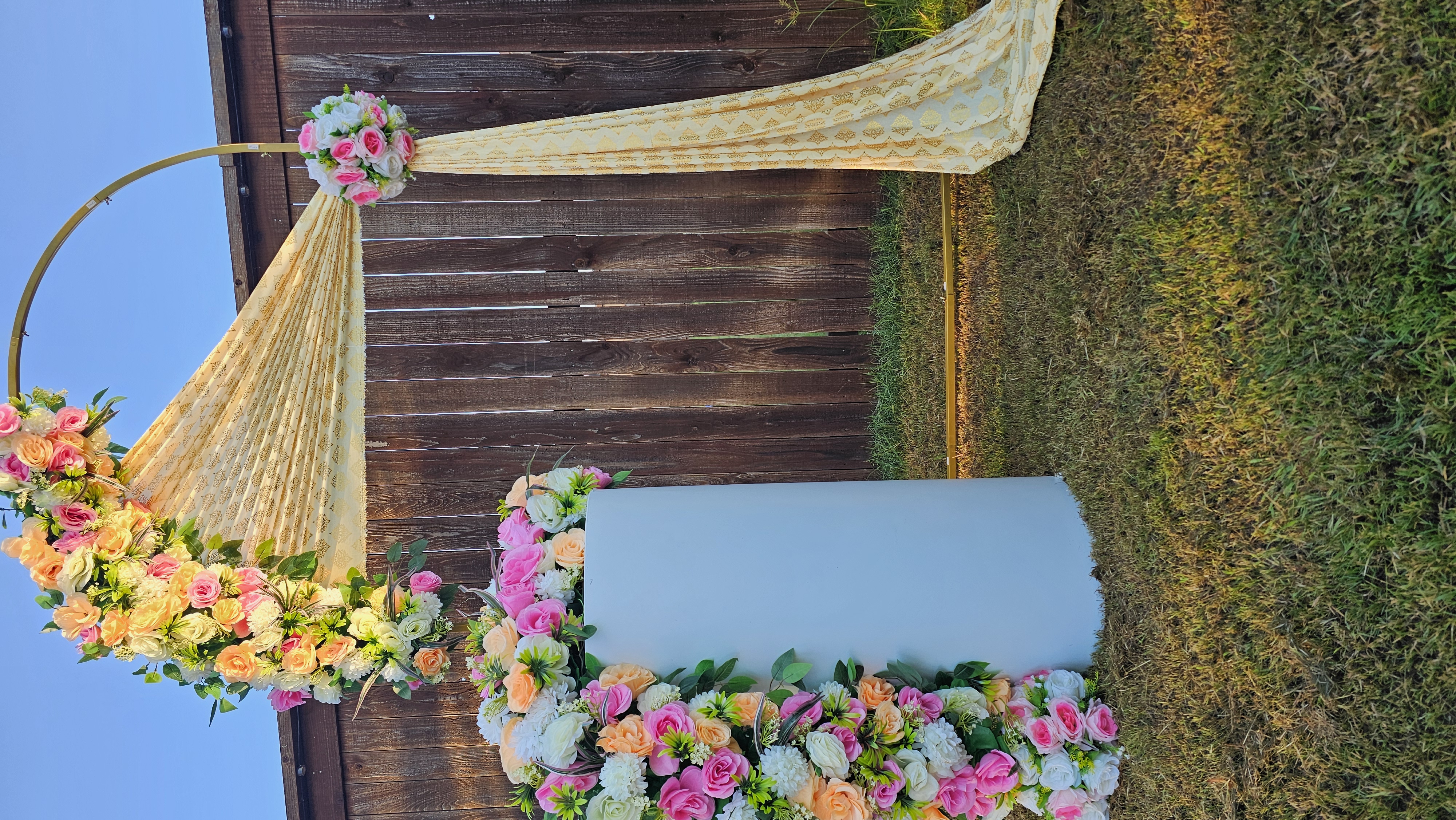 Arch Flower w Pedestal Stand